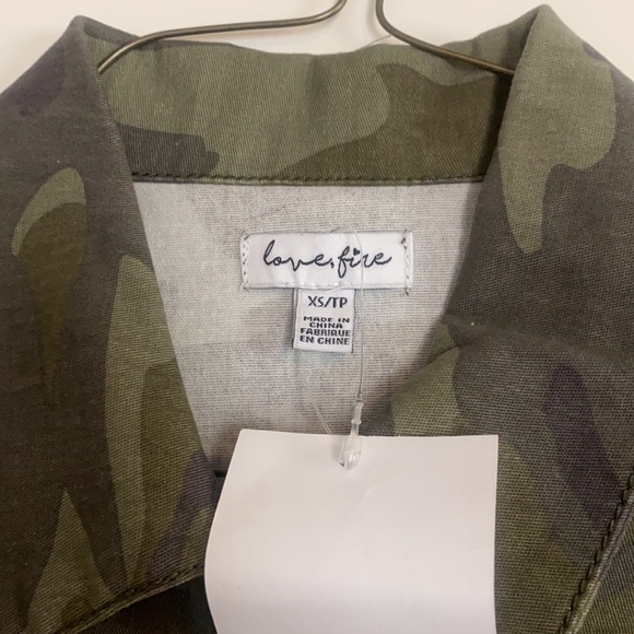 New w tags, lightweight camo jacket xsmall - Picture 2 of 4